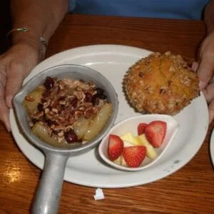 cracker-barrel-apple-and’-cinnamon-oatmeal-menu
